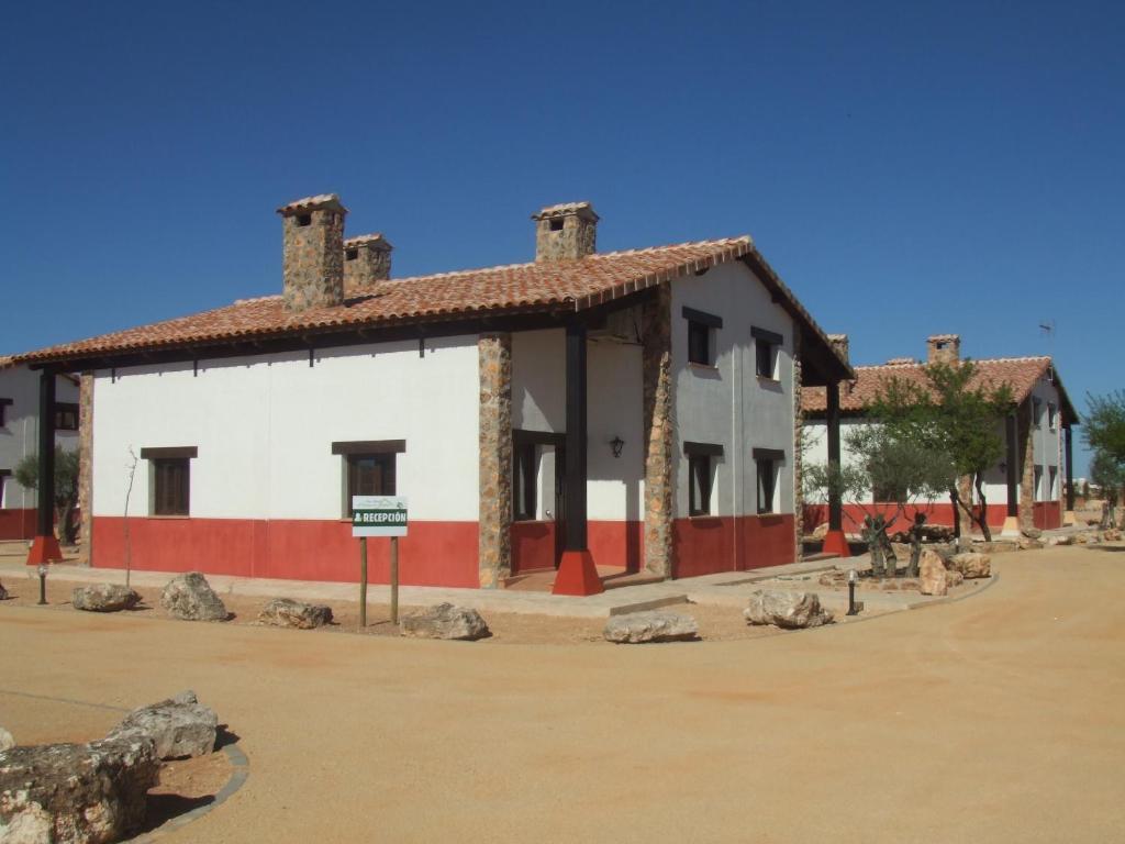 Hotel Encinar Bungalows-Restaurante Pedro Munoz Exterior photo